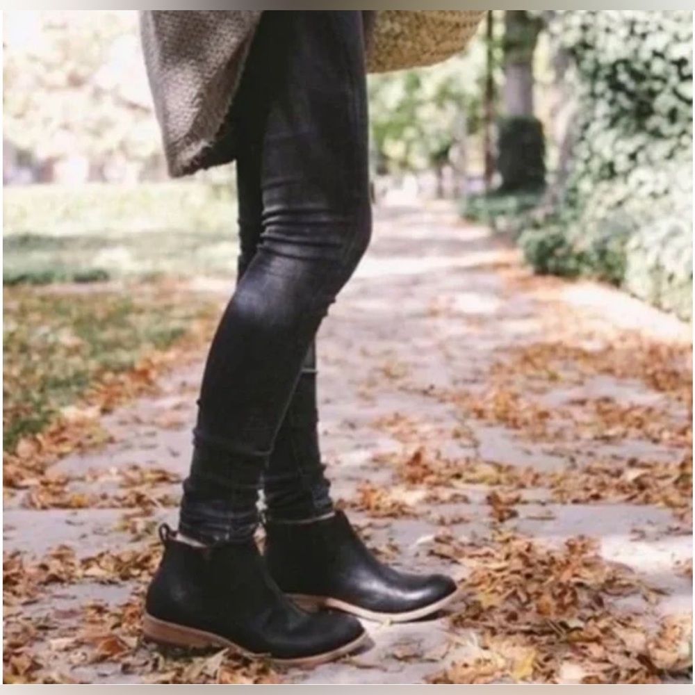 Kork-Ease Kama black leather Chelsea ankle boots. Comfortable Small heel - Picture 4 of 14